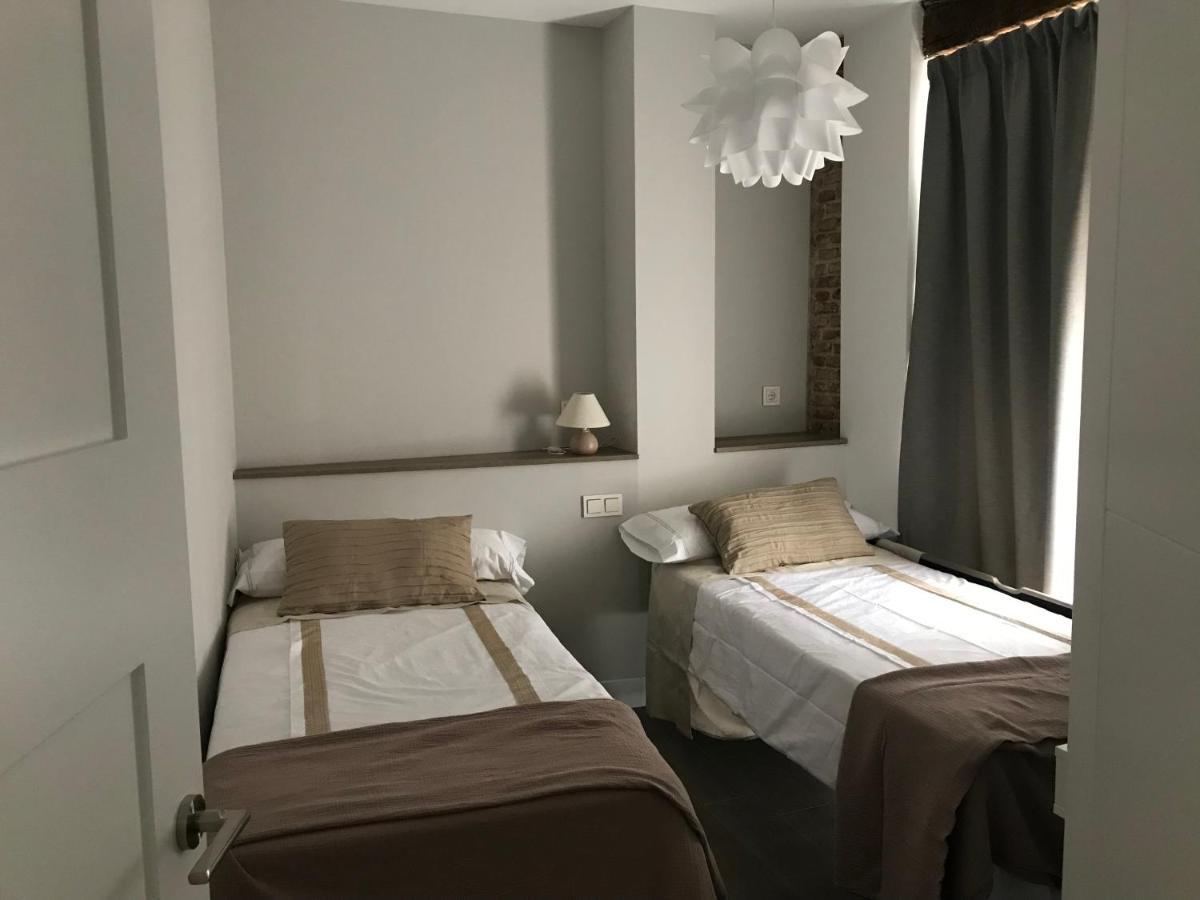 Apartamentos Duke Valladolid Bagian luar foto